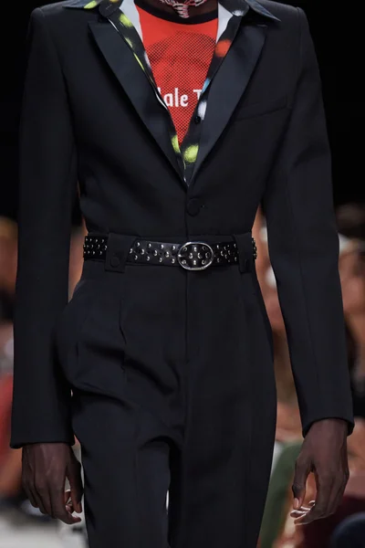 Look 28